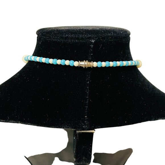 Vintage Turquoise & White Beaded Shell Necklace With Magnetic Clasp 16" - Picture 4 of 9